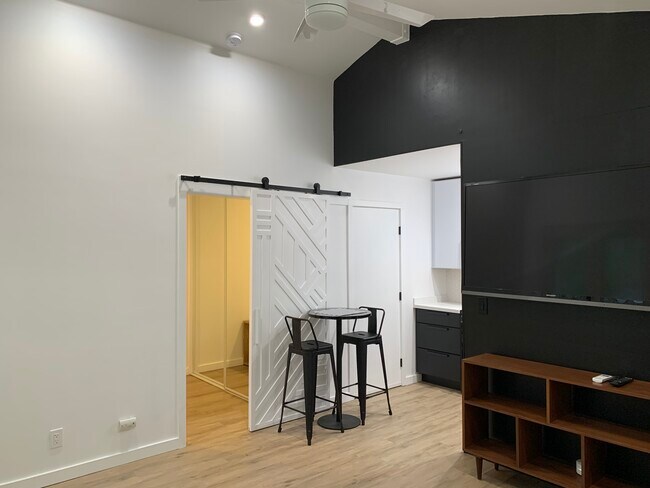 Building Photo - 2021 Calle Yucca