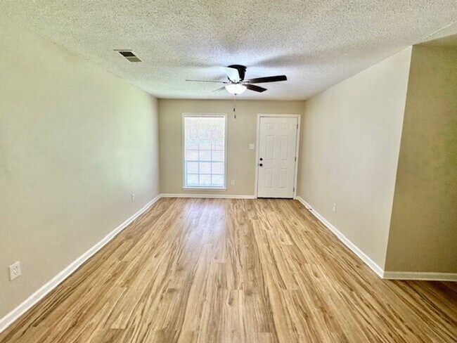 Building Photo - CarolineDrive5061