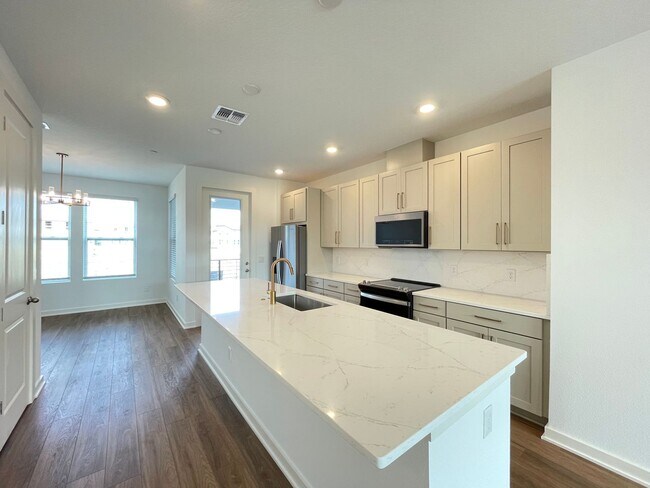 Photo - 3 Bedroom, 3.5 Bath Townhome with Water Vi...