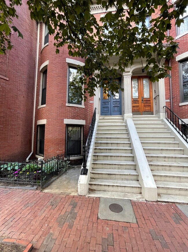 Building Photo - 119 Appleton St