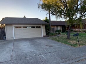 Building Photo - 6491 Jacaranda St