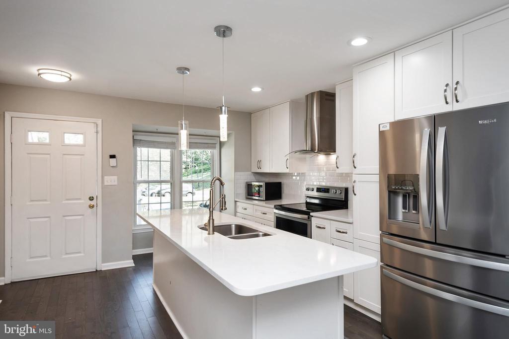Primary Photo - 8550 Springfield Oaks Dr