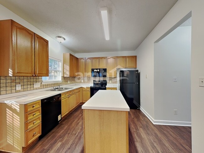 Foto del edificio - 4763 Asherton Pl NW