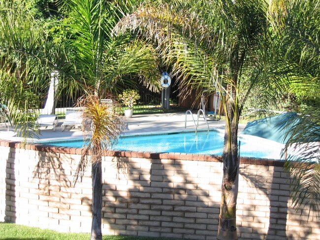 Foto del edificio - Bay Timbers Apartments