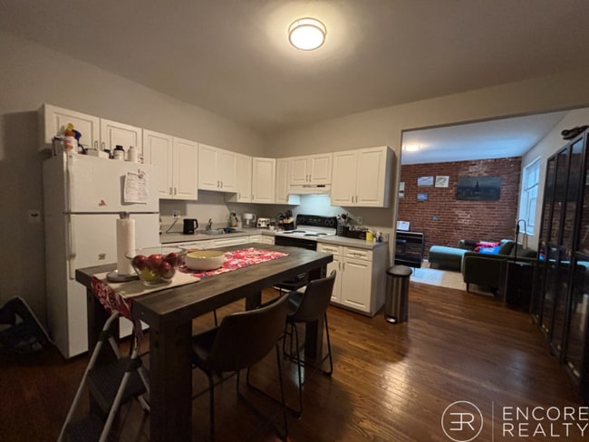 Foto del edificio - 15 Stearns Rd