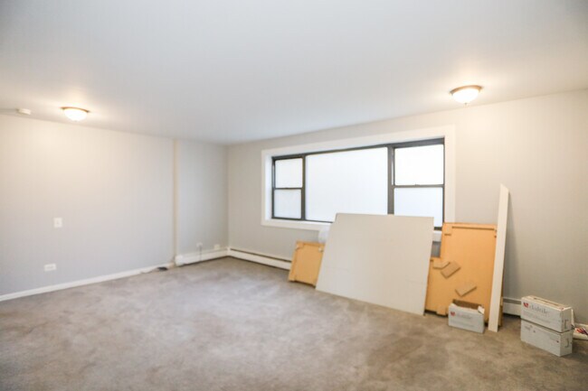 Foto del edificio - 9016 Lamon Ave