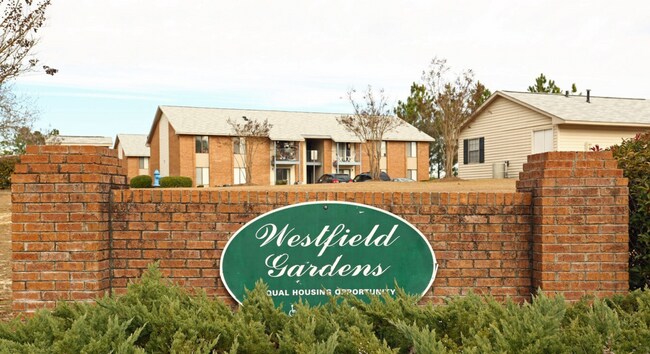 Building Photo - Modern Comfort & Convenience at Westfield Gardens Lexington  - 353F