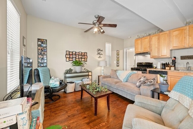 Building Photo - 2246 N Magnolia Ave