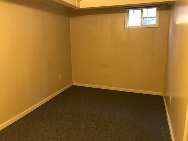 Bedroom - 4544 Greenwood Drive