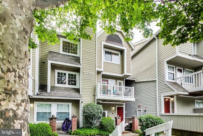 Building Photo - 5708 Chapman Mill Dr