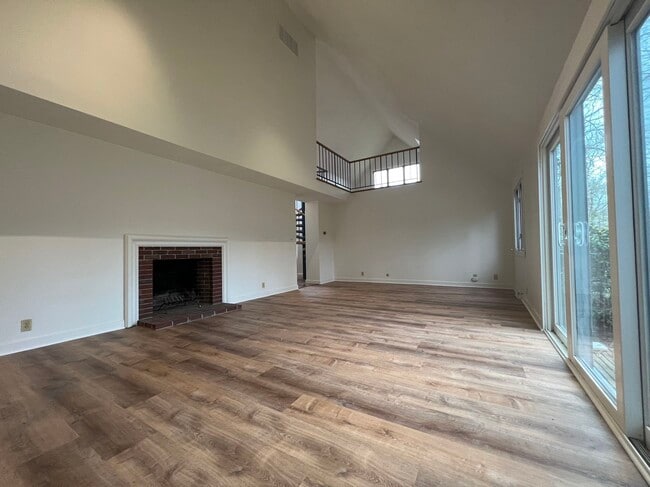Building Photo - 55 Potter Pond
