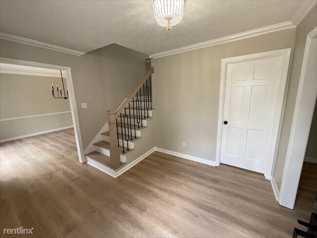 Building Photo - 5 br, 3 bath House - 3321 Elm Creek Drive