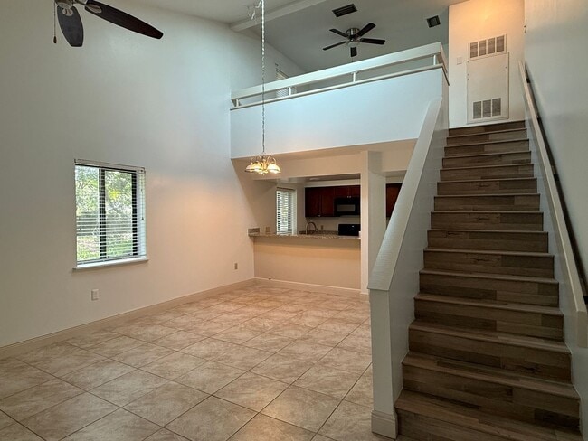 Building Photo - Soaring Ceilings, 2 bedrooms w/a loft