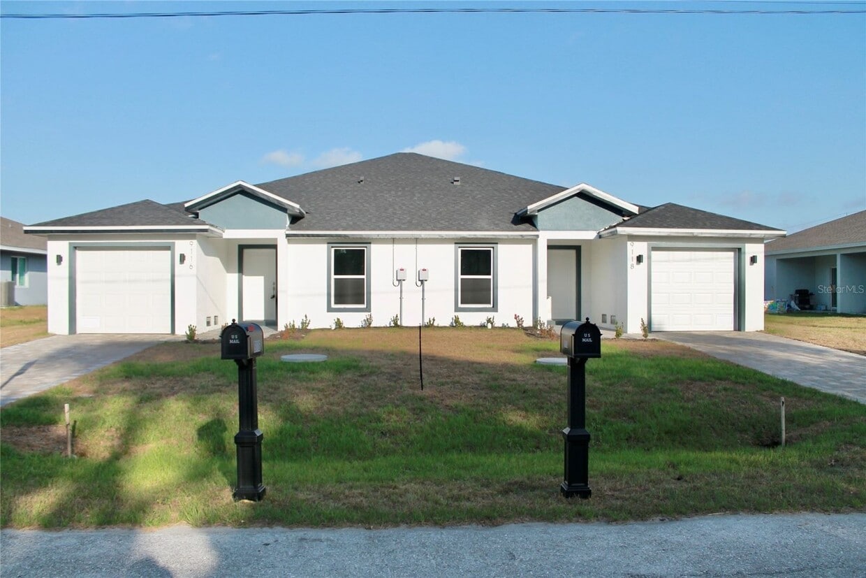 Primary Photo - 9116 Agate St