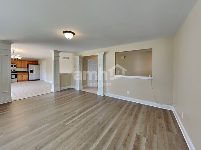 Building Photo - 2210 Scheper Ct