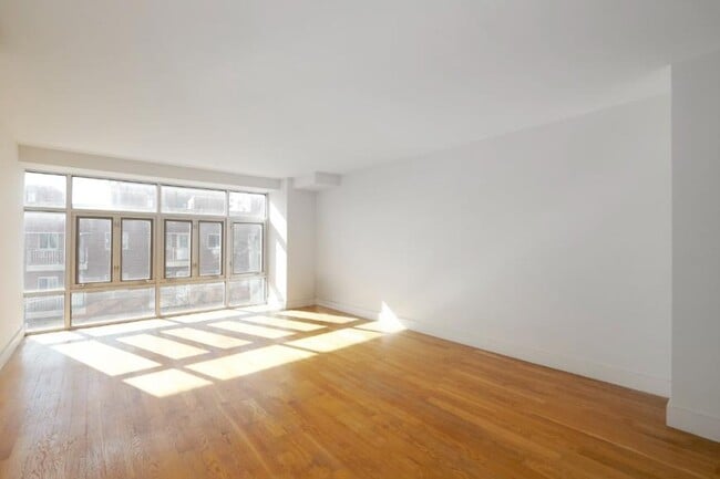 Foto del edificio - 2 bedroom in ELMHURST NY 11373