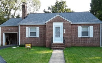 Building Photo - 317 Webster St