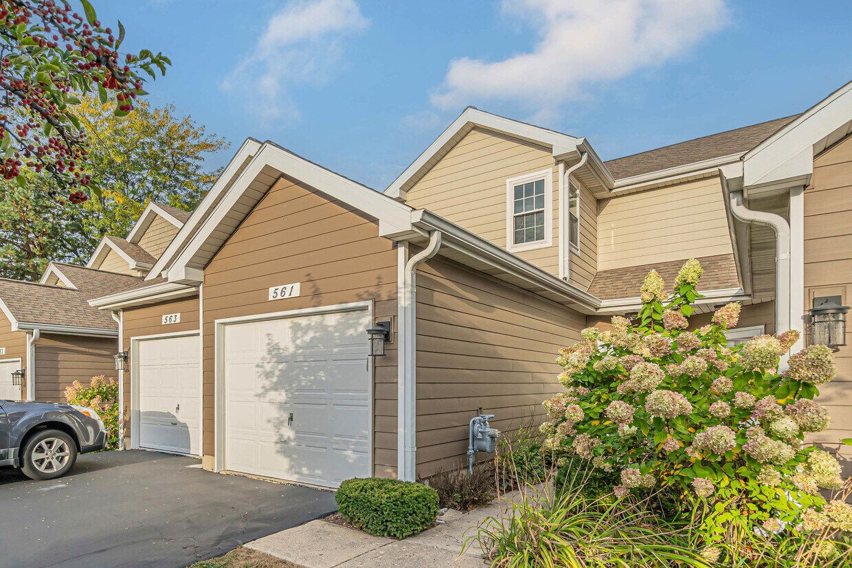 Primary Photo - 561 Woodhaven Dr