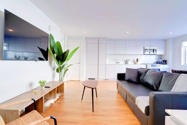 Foto del edificio - 1310 N Oak Ct