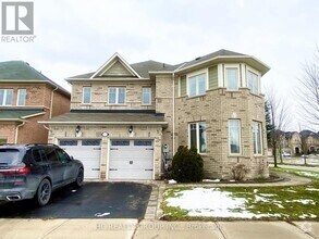 Building Photo - 2 Albright Crescent