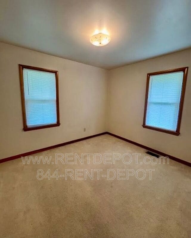 Building Photo - 2719 Vogel Rd