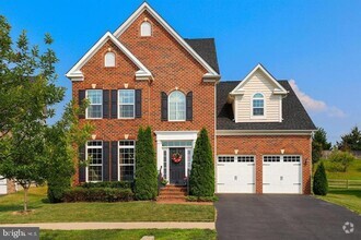 Building Photo - 22513 Castle Oak Rd