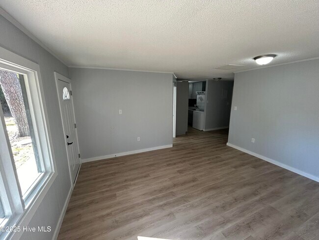 Foto del edificio - 1330 N Howe St