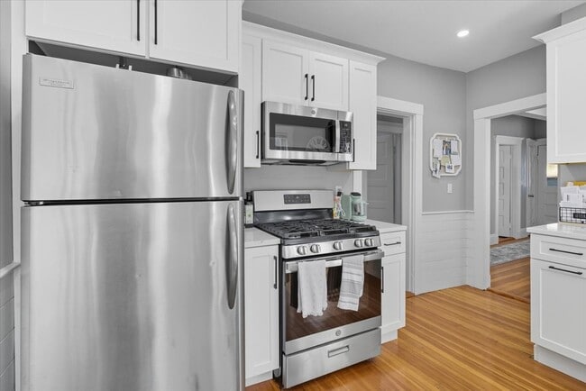 Foto del edificio - 663 Adams St