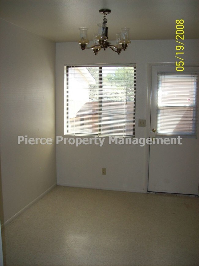 Building Photo - 356 Rim Rock Cir