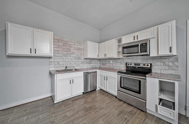 Foto del edificio - 2205 Sumpter St