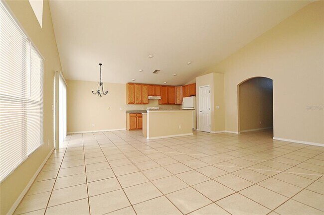 Building Photo - 1250 Vista del Lago Blvd