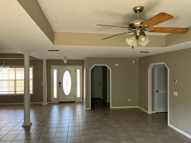 Foto del edificio - 206 Legacy Dr