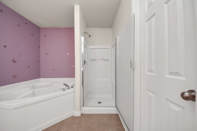 Foto del edificio - 2207 Golden Topaz Dr