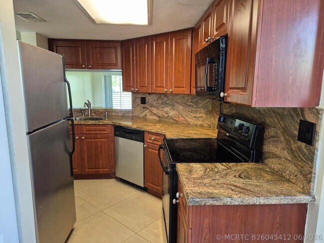 Building Photo - 2823 N Course Dr