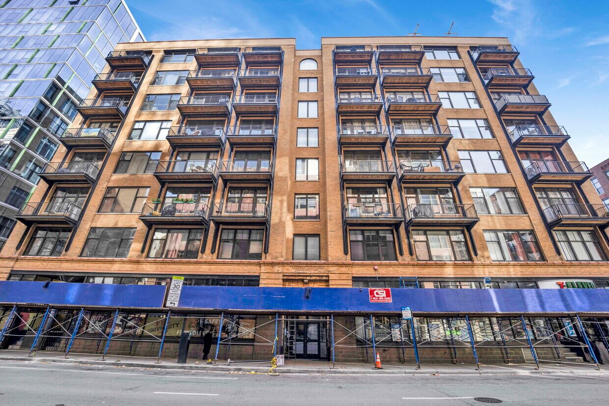 Photo - 625 West Jackson Boulevard Apt #506, Chicago, IL 60661 - 1 BR 1 BA condo