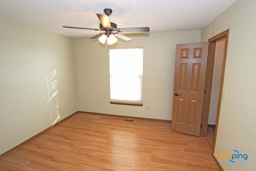 Building Photo - 4501 Wimbledon Dr