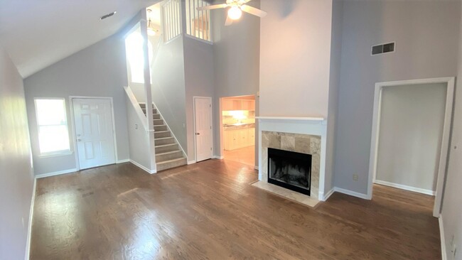 Building Photo - 3216 Castle Ct