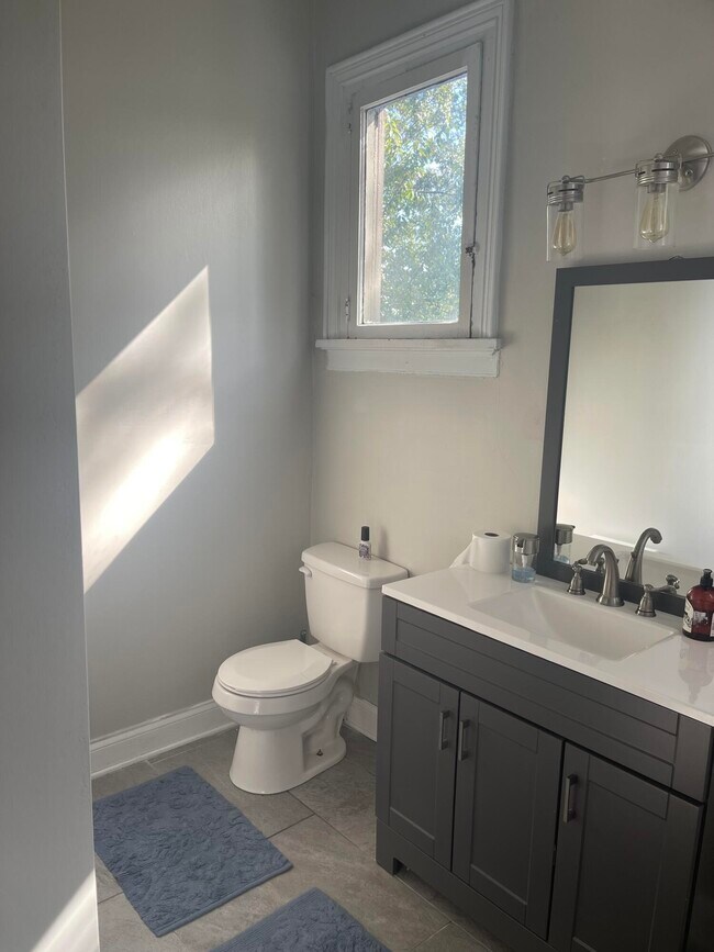 Foto del edificio - 2224 Queens Wy