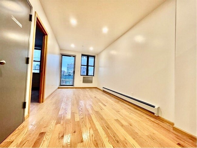 Building Photo - 859 57th St