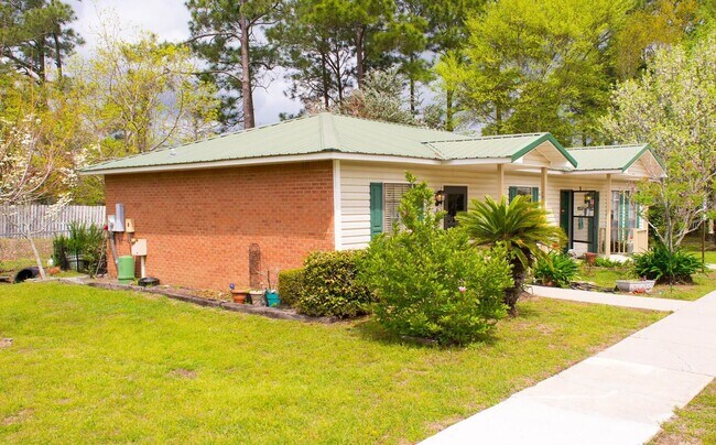 Foto del edificio - 24598 Gulf Bay Rd