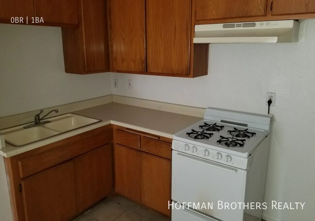 Foto del edificio - 5247 Riverton Ave