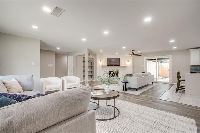 Foto del edificio - 2536 Daisy Ln