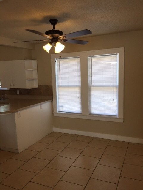 Foto del edificio - PRE-LEASING Great COLLEGE PROPERTY FOR AUG...