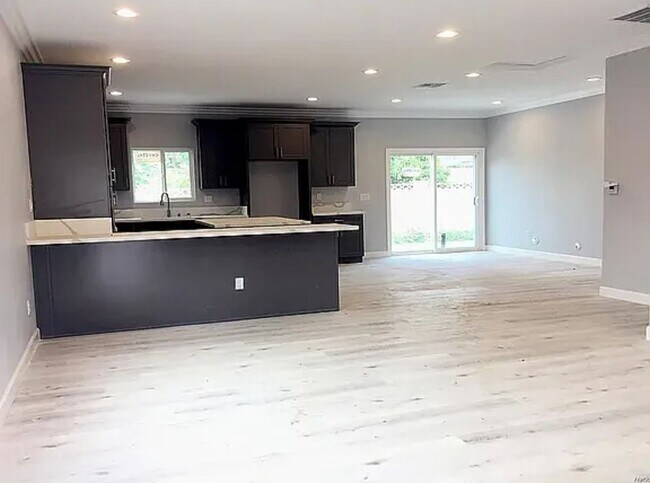 Foto del edificio - 12416 Pine St