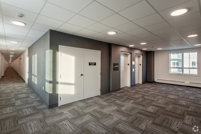 Interior Photo - Orchards 66