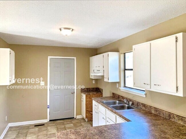 Foto del edificio - 700 15th Ct NW