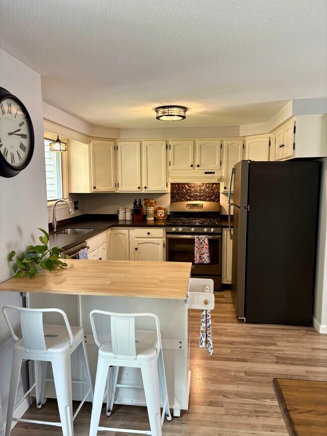 Foto del edificio - 25 Pine Meadows Dr