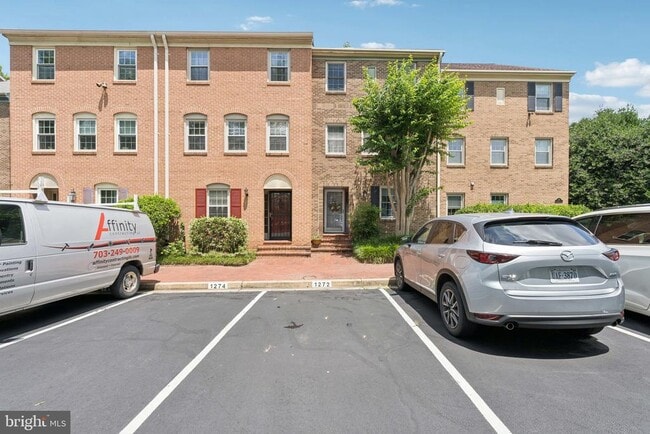 Building Photo - 1272 S Washington St