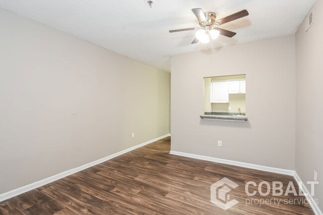 Foto del edificio - 987 Collier Rd NW