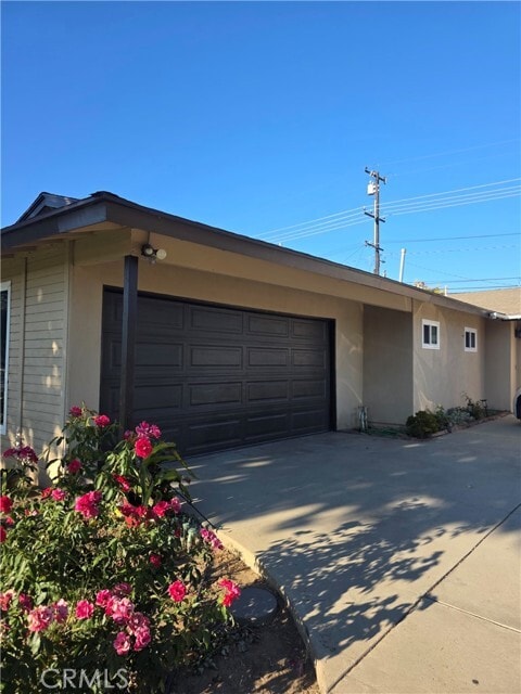 Building Photo - 4189 N Santa Lucia St